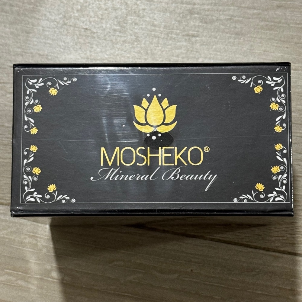NEW Mosheko Mineral Beauty Dead Sea Mud Mask w/ Argan Oil NIB - Picture 2 of 5
